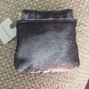 👛Sequin pouch • NWT👛